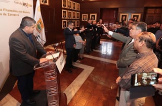 Protocolo. El gobernador Miguel Ángel Riquelme Solís tomó la protesta a la Junta Directiva de la Orquesta Filarmónica del Desierto.
