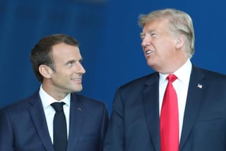 'Tenemos una relación magnífica. Estamos hablando de comercio, de la OTAN, estamos hablando de muchas cosas. Espero que al final todo salga bien', afirmó el presidente estadounidense junto a Macron. (EFE)