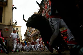 Los encierros de la Feria de San Fermín concluirán mañana sábado protagonizados por los toros de la ganadería de Miura.