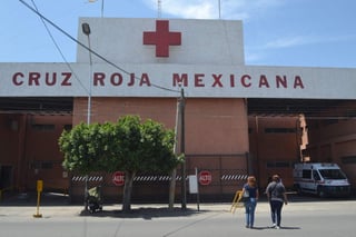 Fue llevado en una ambulancia hasta el hospital de la Cruz Roja de Torreón, pero ahí fue declarado muerto a causa de un posible infarto. (ARCHIVO)