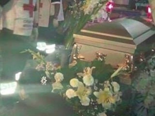 La Fiscalía General de Justicia del Estado (FGJE) confirmó que la agresión ocurrió mientras se realizaban los funerales de uno de los dos hombres asesinados el sábado afuera de un bar, ubicado en la avenida Huicot de ese mismo municipio. (ESPECIAL)