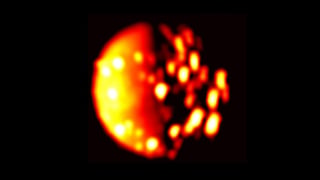 Los científicos de la misión observaron la ubicación de calor cerca del polo sur de la luna rocosa de Júpiter. (NASA)