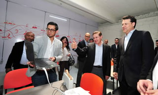 Presente. El gobernador José Rosas Aispuro Torres estuvo presenta en la inauguración de la incubadora de alto impacto ILAB. (CORTESÍA)