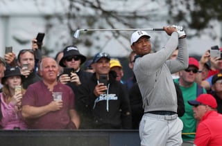 Las casas de apuesta ponen a Tiger Woods como el sexto favorito a llevarse el torneo. (AP)