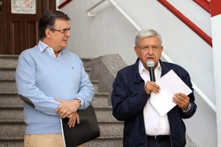 López Obrador y Marcelo Ebrard presentaron la carta que mandó a Donald Tump. (NOTIMEX) 