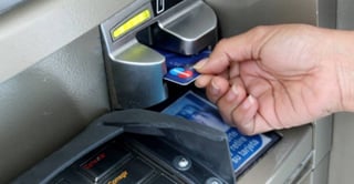 Casos. Las quejas presentadas contra bancos destaca los consumos no reconocidos o disposiciones en cajeros automáticos. (ARCHIVO)