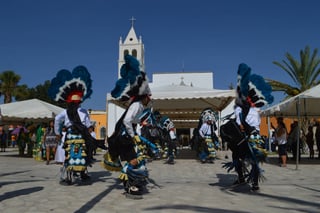 Fiesta. Danzas, música y tradiciones enmarcan el festejo por los 287 años de la fundación de Viesca de La Laguna. (EL SIGLO DE TORREÓN/ROBERTO ITURRIAGA)