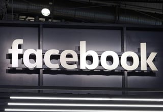 Las acciones de la empresa creadora de la red social Facebook se desplomaron 18 por ciento en los primeros minutos de operaciones del mercado de valores de Nueva York, lo que equivalió a una pérdida de 110 mil millones de dólares. (EFE)