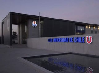 El Centro Deportivo Azul (CDA) fue atacado durante una convivencia entre hinchas y jugadores del club Universidad de Chile. (Especial)