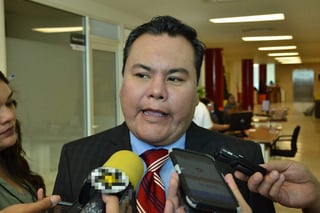 Fernando Jaime Gómez, titular de Desarrollo Económico, dijo que hasta el momento no se ha presentado la solicitud para que los dos carriles de la Morelos vuelvan a tener circulación vehicular. (FERNANDO COMPEÁN)