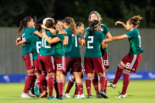 La selección mexicana femenil se levantó de una desventaja tempranera para darle la vuelta y derrotar 3-1 a Costa Rica, y refrendar así la medalla de oro en los Juegos Centroamericanos y del Caribe Barranquilla 2018. (EFE)
