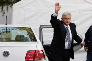 ‘No semueve’. López Obrador se dijo respetuoso de todas las críticas contra la decisión de enviar a Bartlett a la CFE. (ARCHIVO)