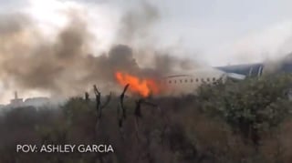 En Twitter, la usuaria Ashley García, difundió uno de los videos del momento del accidente. (ESPECIAL) 