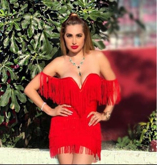 La exintegreante del programa “Enamorándonos” compartió en Instagram una sesión de fotos parecida a la de la Miss Universo Zuleyka Rivera. (ESPECIAL)