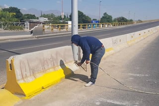 Puente. Atienden necesidades de mejora urbana en el puente Luis Donaldo Colosio en Lerdo. (DIANA GONZÁLEZ)