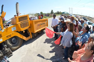 Accesos. Inician obras de pavimentación en algunas comunidades del sector rural de Gómez Palacio. (EL SIGLO DE TORREÓN)