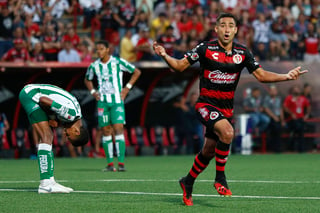 Luis Fuentes celebra tras marcar el gol del empate. León no aprovecha e iguala con Xolos