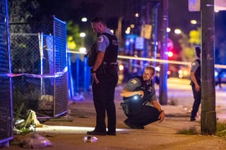 La policía dijo que el derrame de sangre perpetrado con armas de fuego fue causado mayormente por pandillas. (AP)