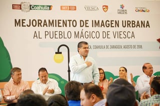 Trabajos. Acudió el gobernador Miguel Riquelme y miembros del Ayuntamiento encabezado por el alcalde, Óscar Jaramillo. (EL SIGLO DE TORREÓN/ROBERTO ITURRIAGA)