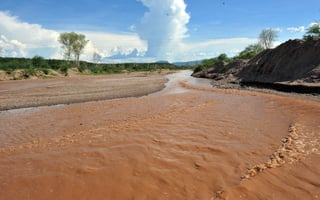 El 6 de agosto del 2014 la minera subsidiaria de Grupo México vertió 40 millones de litros de acidulados y otros metales venenosos a los ríos, provocó la contaminación de las cuencas y dejó alrededor de 23 mil personas sin agua potable. (ARCHIVO)