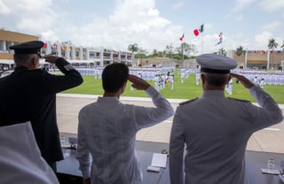 El presidente Enrique Peña Nieto encabezó la Ceremonia de Graduación de Cadetes de la Heroica Escuela Naval Militar Generación 2018. (Especial)