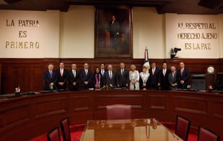 López Obrador detalló que el encuentro que tuvo hoy con los ministros de la Corte fue respetuoso, sin confrontaciones, remarcó que hay un buen entendimiento y que el Poder Judicial es independiente. (TWITTER)