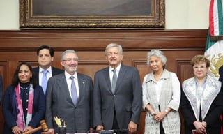 Encuentro. López Obrador (Cen.) se reunió por más de dos horas con los 11 ministros en la Suprema Corte de Justicia de la Nación, encabezados por el ministro presidente Luis María Aguilar Morales (Izq.).