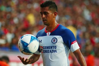 Elías Hernández, de Cruz Azul, en el juego de la Jornada 4.  (Jam Media)
