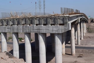 Interrumpida. La construcción del puente El Tajito podría reanudarse hasta 2019. (EL SIGLO DE TORREÓN)