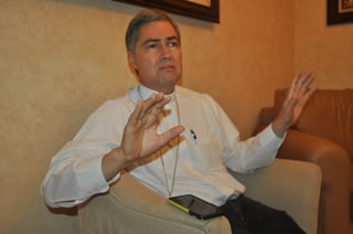 El obispo agradeció el gesto al gobernador Miguel Ángel Riquelme Solís, pero decidió no aceptar el apoyo. (GUADALUPE MIRANDA)
