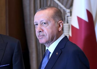 Decisión. Erdogan llamó al pueblo turco a boicotear los productos electrónicos de EU. (AP)