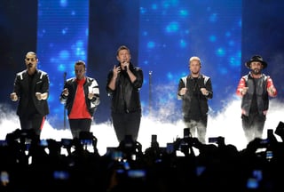 Los Backstreet Boys tuitearon que habían decidido cancelar el show debido a las lesiones y el clima severo. Informaron que 'intentarían reprogramar' el evento. (ARCHIVO) 