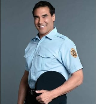 Personaje. El actor Eduardo Yáñez encarna al policía ‘Mateo Corona’ en la serie Falsa identidad. (ESPECIAL)