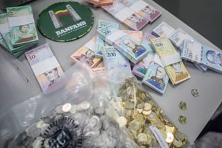 Bolívar soberano. Venezuela reemplazará los billetes en circulación por una nueva moneda. (EFE)