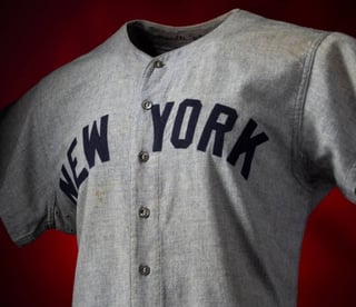 Este es el jersey que utilizó Mickey Mantle en la Serie Mundial de 1964. Subastan jersey de Mantle por 1.32 mdd