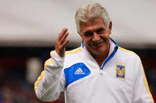 El brasileño Ricardo Ferretti señaló que pese a que dirigirá a la Selección Mexicana de Futbol en los partidos amistosos frente a Uruguay y Estados Unidos, reiteró su negativa de asumir el cargo de manera permanente.