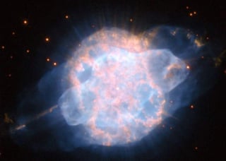 Estas coloridas nebulosas de formas irregulares, son un misterio para los científicos. (ESPECIAL)