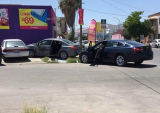 El accidente ocurrió en el cruce de la calle Mariano López Ortiz y avenida Ocampo. (EL SIGLO DE TORREÓN) 