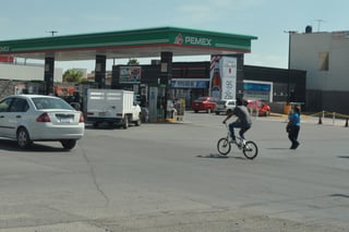Postura. El colectivo Eco-ciclismo se encuentra a favor de la ciclovía en la calzada Colón. (GUADALUPE MIRANDA)