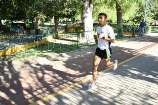 Apenas corrió su primer maratón completo Juan Joel Pacheco, con un excelente resultado.