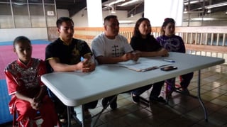 El Instituto Municipal del Deporte de Torreón prometió a los atletas apoyarles con parte de los gastos, pero aún deben reunir más.