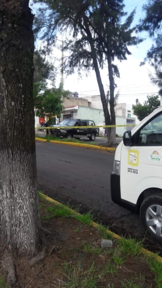 A través de su cuenta de Twitter, el presidente municipal interino de Guadalajara, Enrique Ibarra, condenó el ataque y afirmó que se trata de una represalia a la labor de la policía tapatía. (ESPECIAL)
