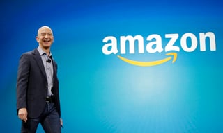 La compañía Amazon se convirtió hoy en la segunda empresa estadounidense en alcanzar una valoración bursátil de un billón de dólares, un exclusivo club cuyo único socio era hasta ahora Apple. (AP)