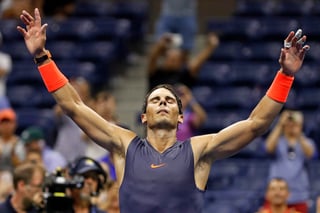 Rafael Nadal sufrió, pero a final de cuentas derrotó 0-6, 6-4, 7-5, 6-7, 7-6 a Dominic Thiem.