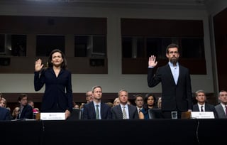 Defensa. Ayer comparecieron el director general de Twitter, Jack Dorsey, y la responsable de operaciones de Facebook, Sheryl Sandberg, ante el Senado estadounidense para discutir sobre la injerencia extranjera en las elecciones de EU. (AP)