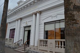 Trabajo. La restauración del Archivo Municipal Eduardo Guerra, está en proceso. (EDITH GONZÁLEZ)