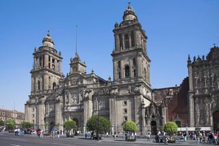 En entrevista, resaltó que después del sismo del 19 de septiembre de 2017, mil 850 templos católicos de todo el país resultaron con daños, entre ellos, la Catedral Metropolitana, que tuvo afectaciones en las torres de los campanarios. (ARCHIVO)