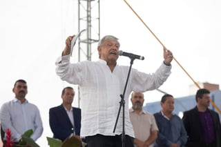 Andrés Manuel López Obrador, presidente electo, vuelve a tener diferencias con el sector empresarial. (EFE)