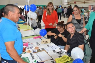 Inauguran. Autoridades municipales de Lerdo inauguraron la Feria del Empleo 2018, donde todos los interesados pudieron acudir. (EL SIGLO DE TORREÓN)