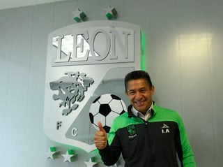 Ignacio Ambriz fue presentado ayer como nuevo técnico de León.